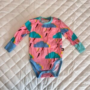 Moromini Organic Sweden Body Lovely Lightning Long Sleeve Onesie 6-9 months